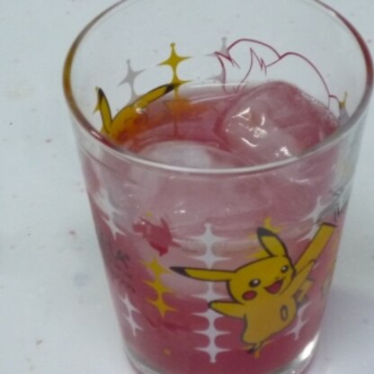 レモン汁を入れたのですが、ピンク色になりました＾＾
シソで身体に良さそうですね～♪